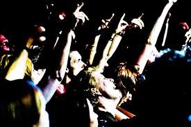 crowd - fingers up Finding And Targeting New Fans
